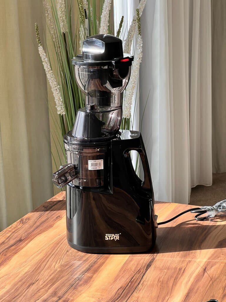 Powerful Press Juicer 2