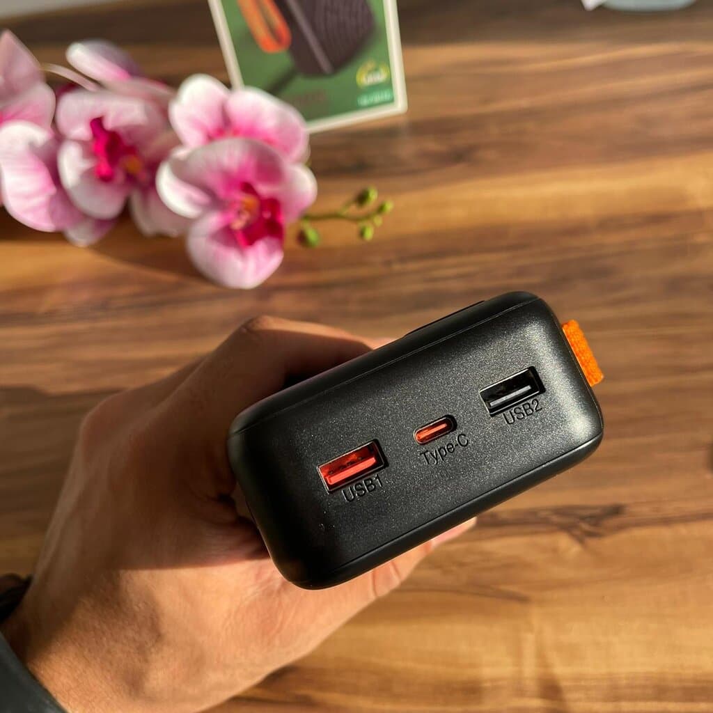 3 In 1 High-Performance Mobile Power Bank 4