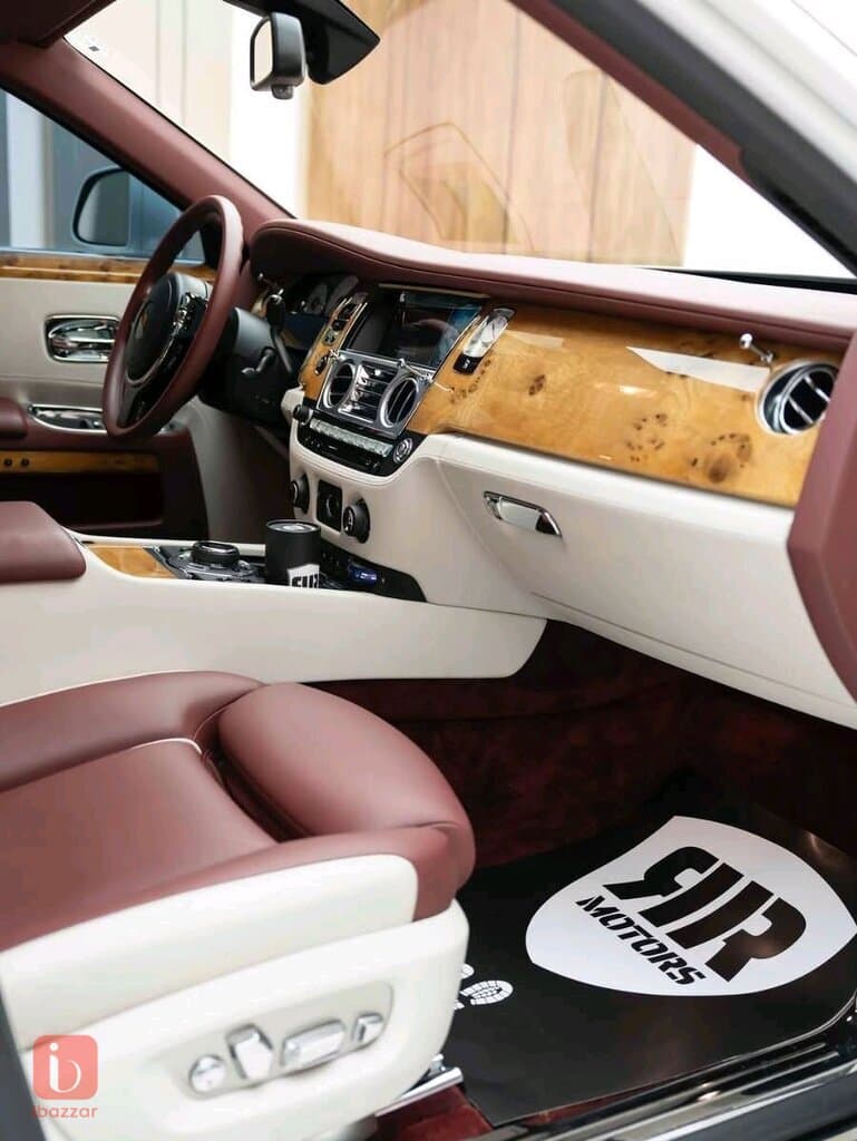 Rolls Royce Ghost — photo 8