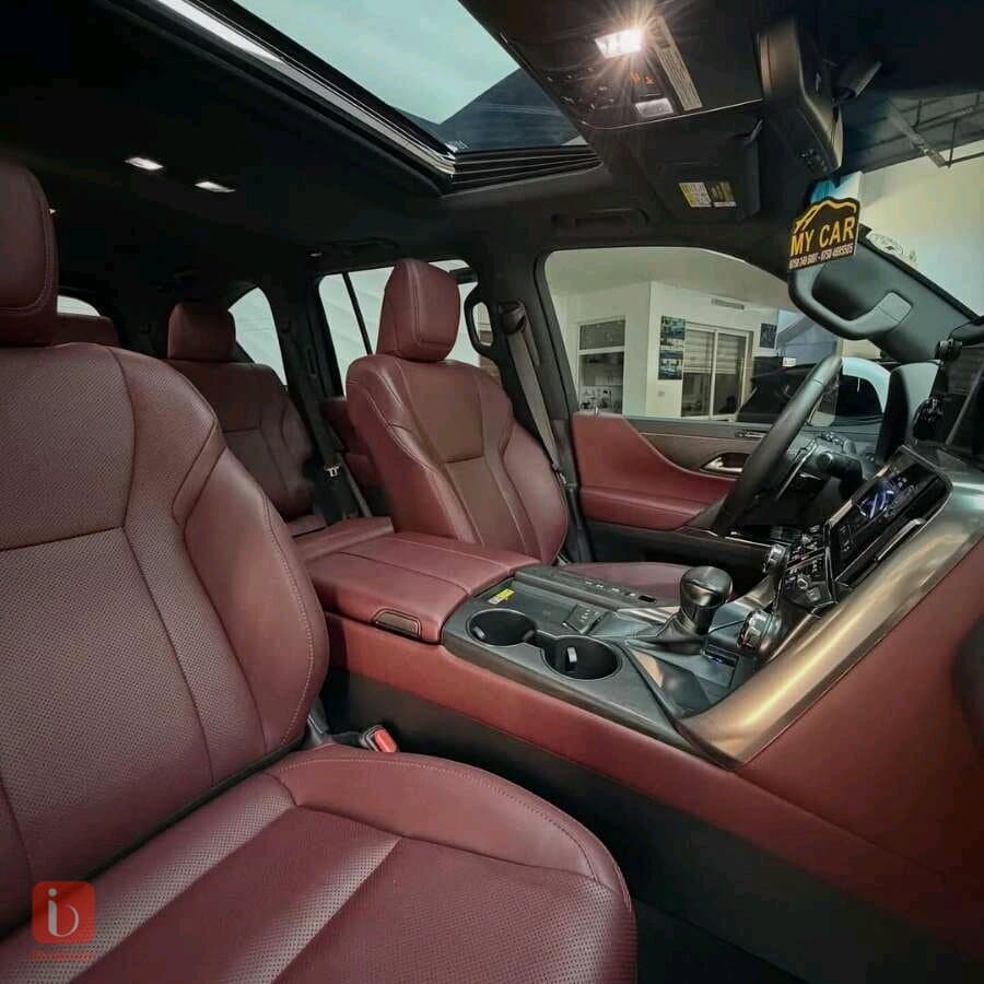 Lexus LX600 F Sport 6