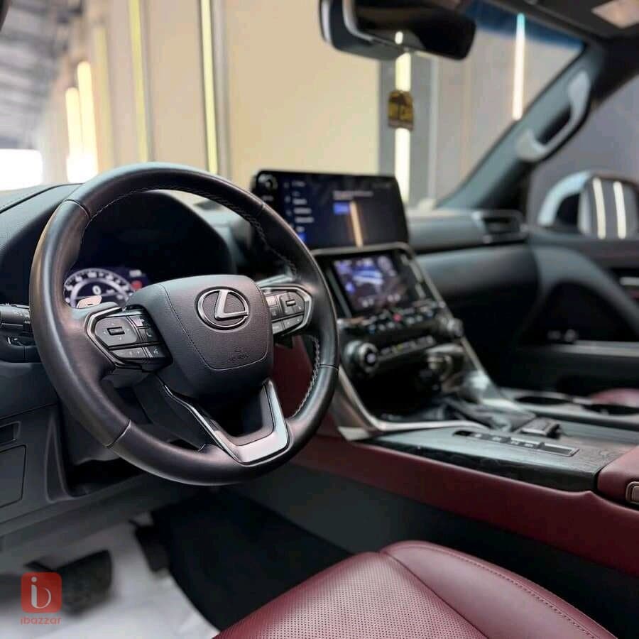 Lexus LX600 F Sport 7