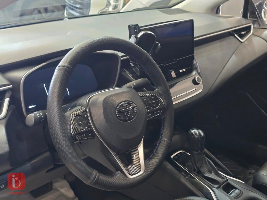 Toyota Corolla Hybrid 8