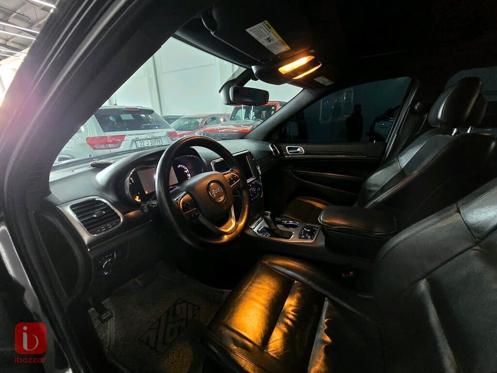 Jeep Grand Cherokee 8