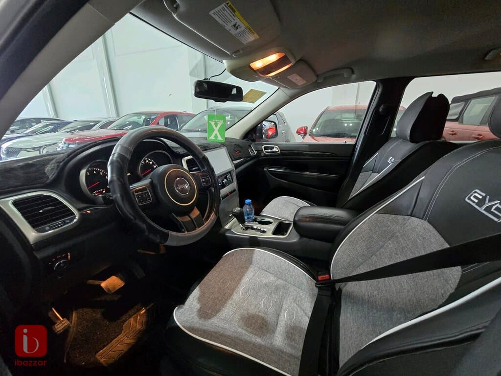 Jeep Grand Cherokee 8
