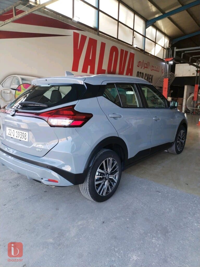 Nissan Kicks SV 11