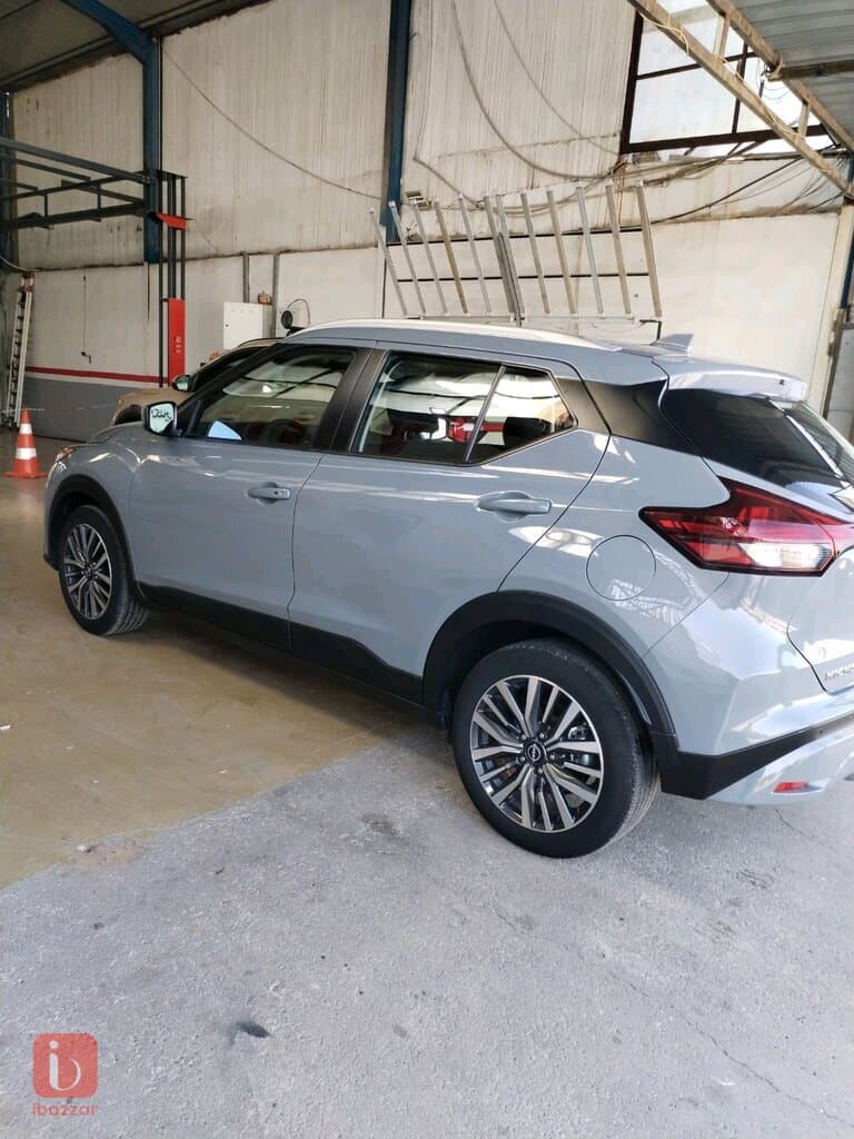 Nissan Kicks SV 13