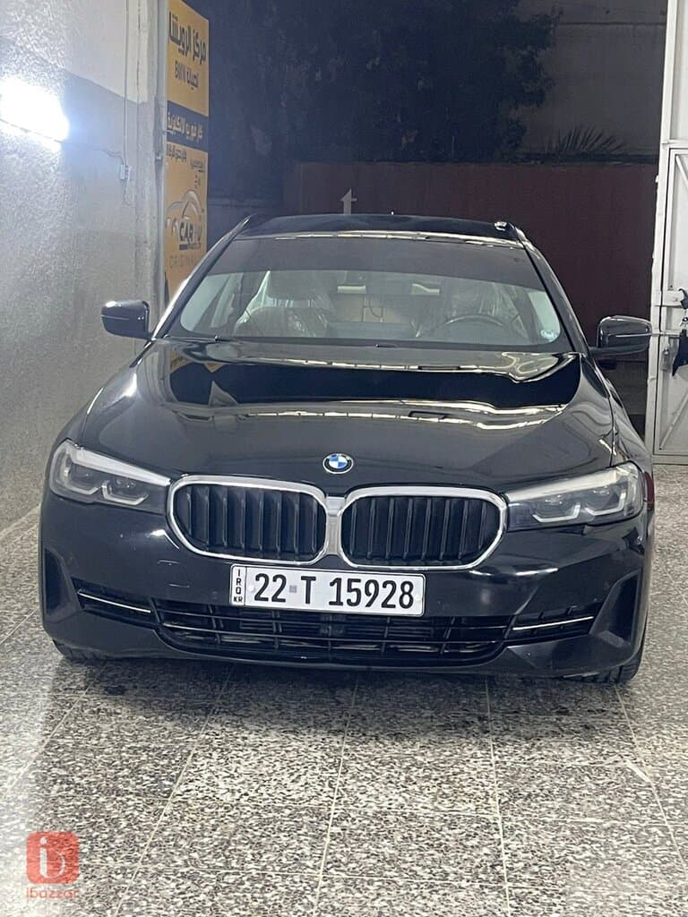 BMW 5-Series 520i 1