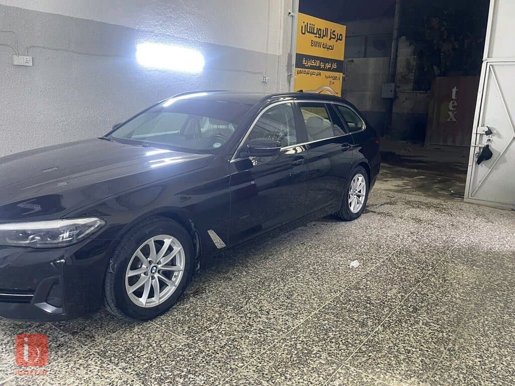 BMW 5-Series 520i 2