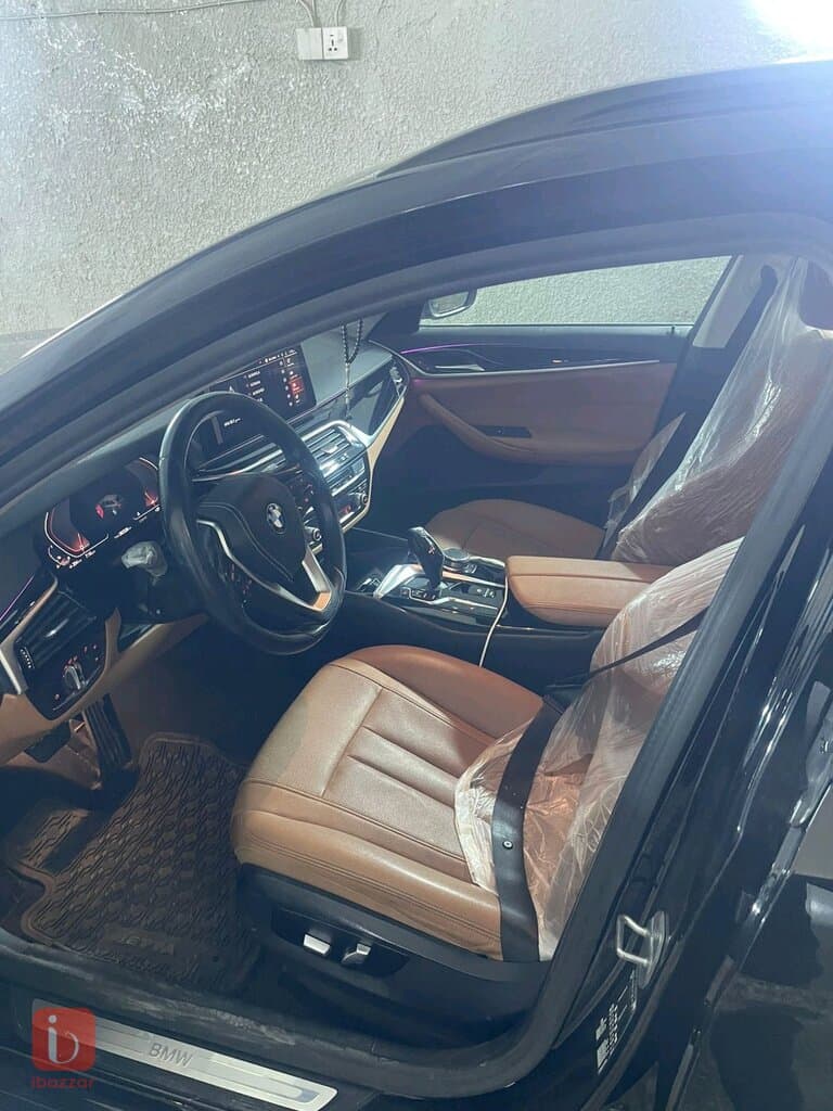 BMW 5-Series 520i 5