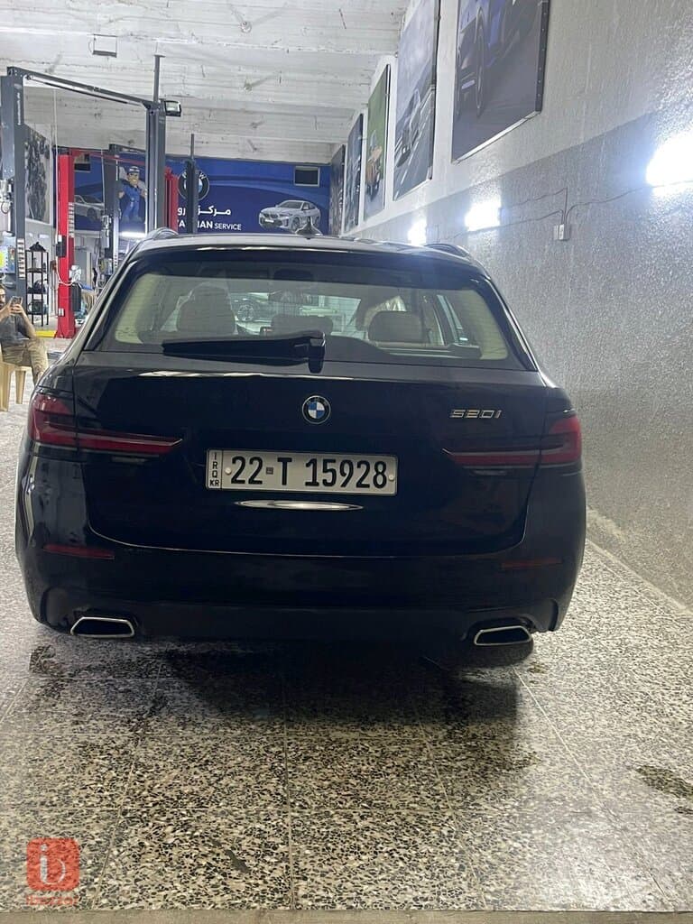 BMW 5-Series 520i 6