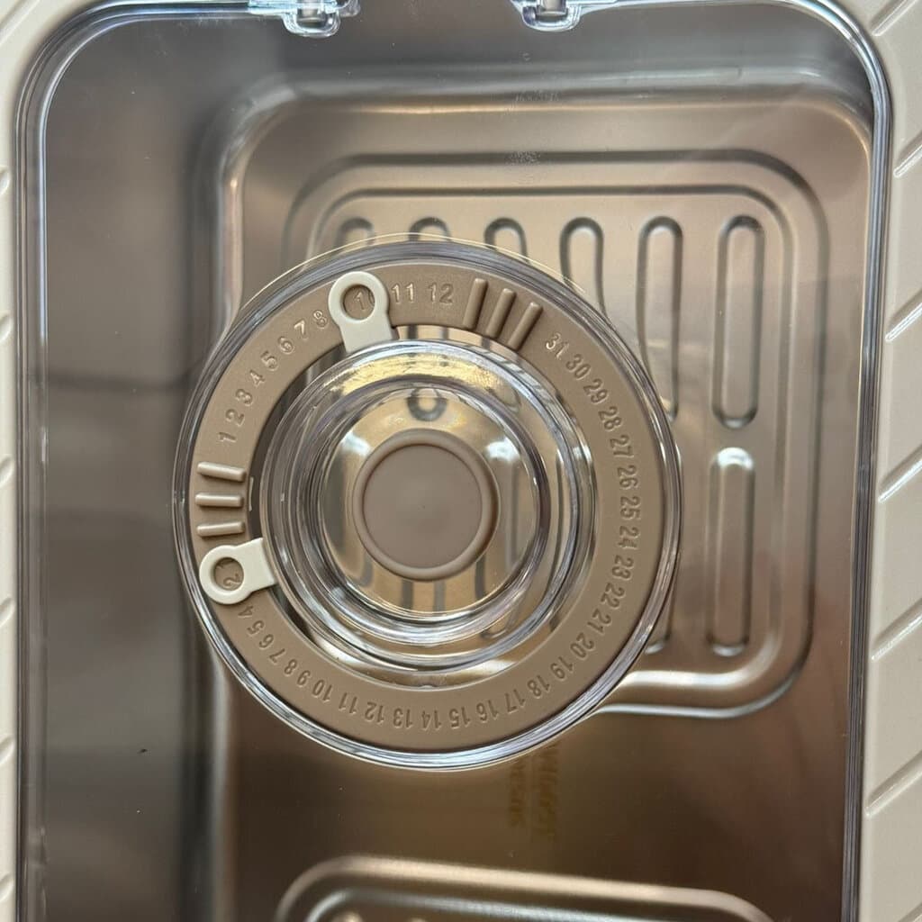 Modern Lock-Lid Food Storage Box 4