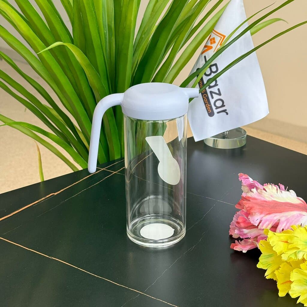 Small Glass Pitcher With Silicone Lid 1