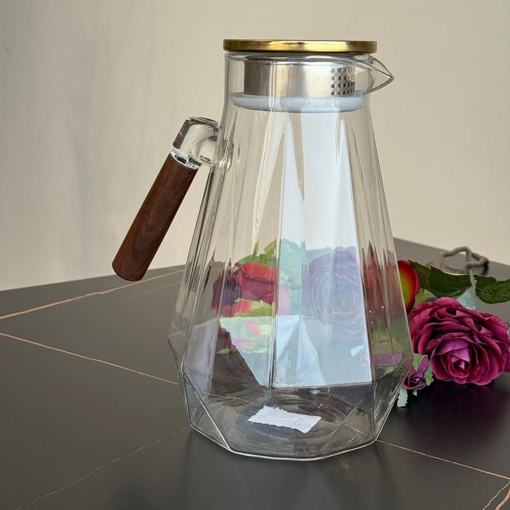 Elegant Diamond-Pattern Glass Pitcher with Wooden Handle 1