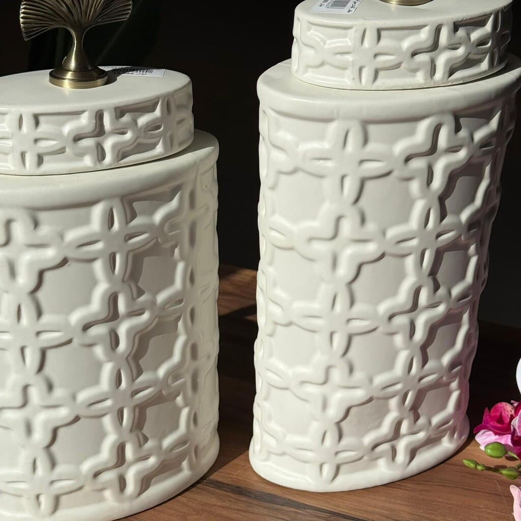 Luxury Ceramic Jars With Leaf-Topped Lids 4