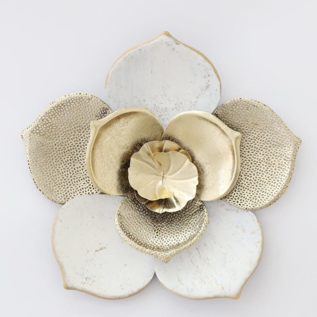 3 Sized Metal Flower Wall Decoration 1