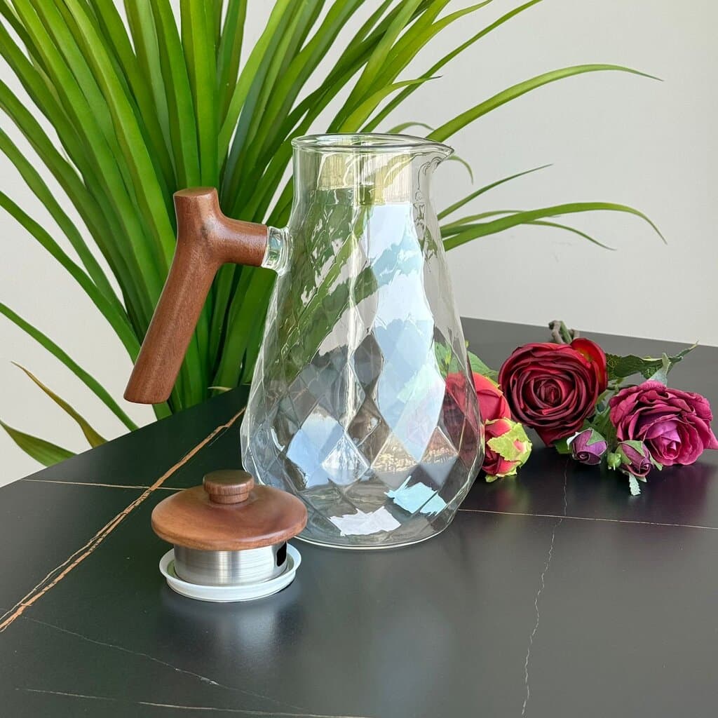 Elegant Diamond-Pattern Glass Pitcher with Wooden Handle & Lid 2