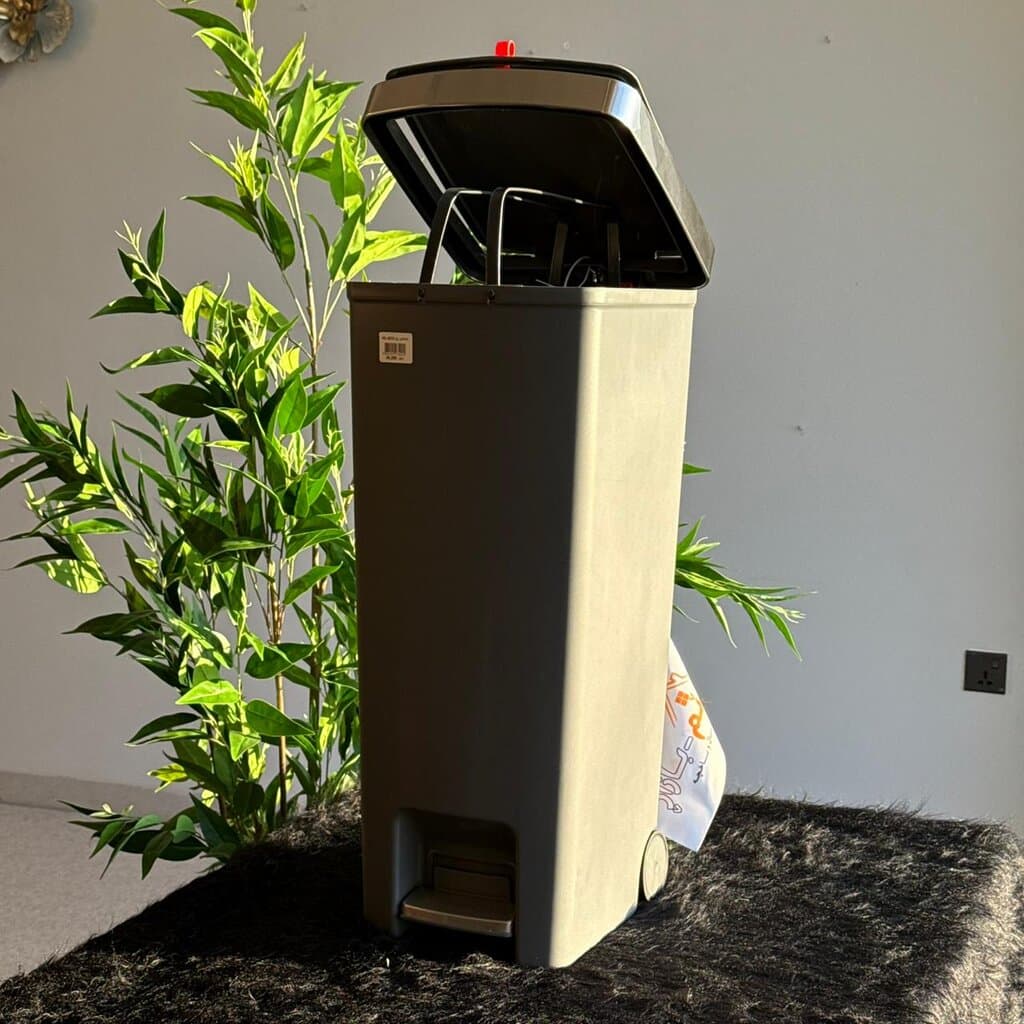 Slim Pedal Waste Bin With Wheels 17