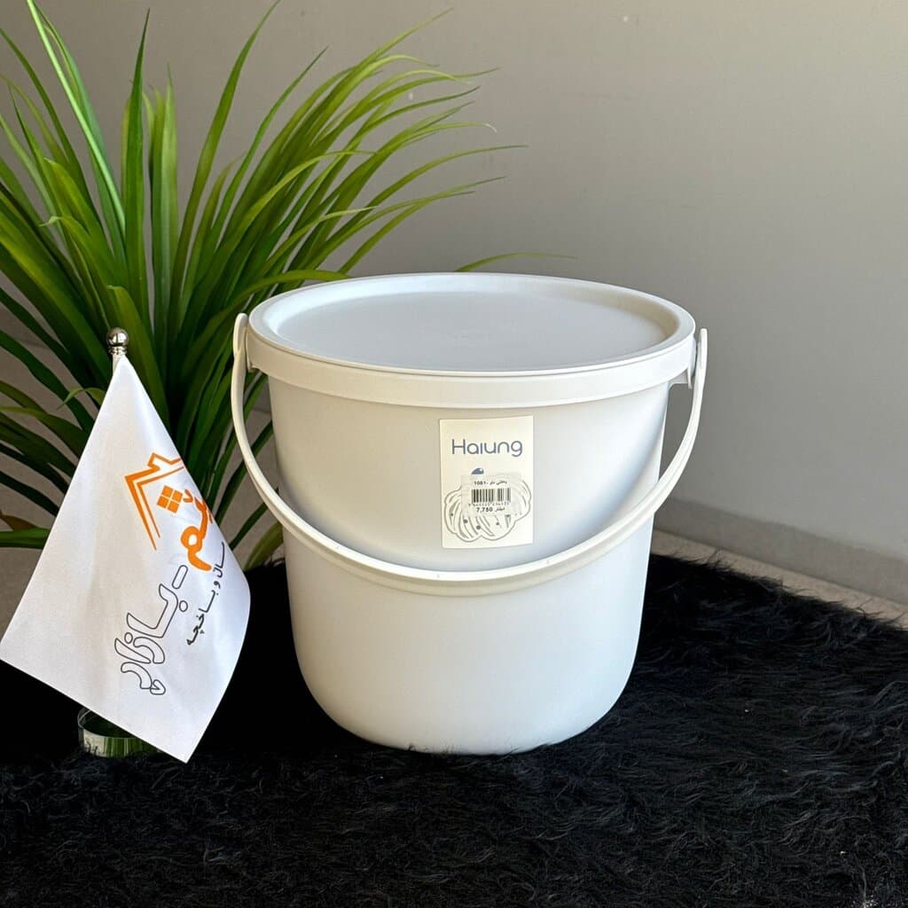 Multi-Purpose Plastic Bucket with Lid 6