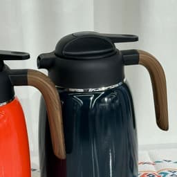 ترمس أنيق معزول بتفريغ الهواء — photo 3