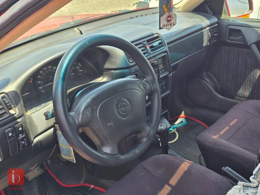 Opel Vectra — photo 7
