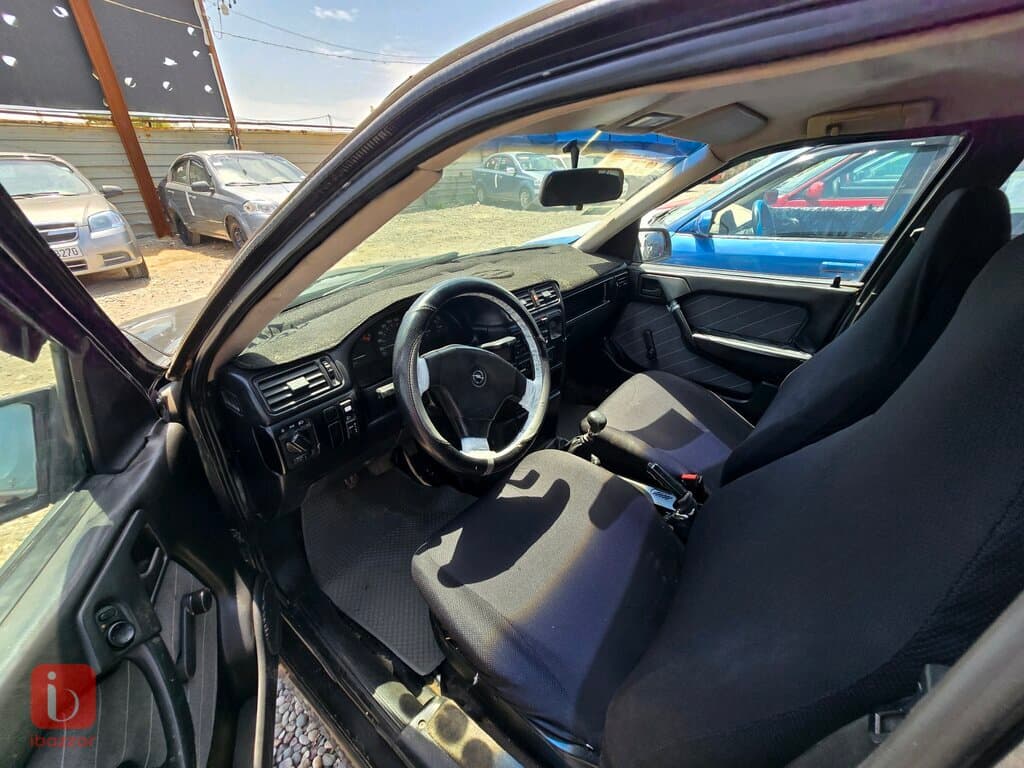 Opel Vectra — photo 6