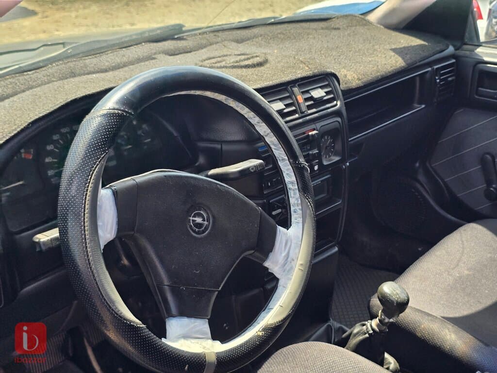 Opel Vectra — photo 7