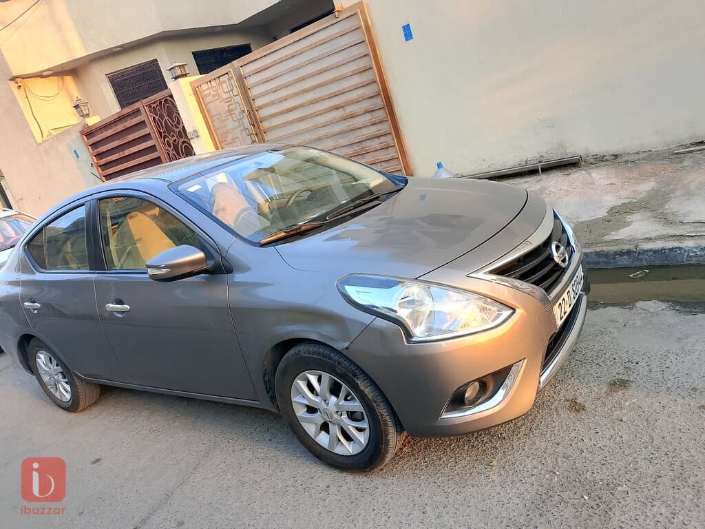 Nissan Sunny 4