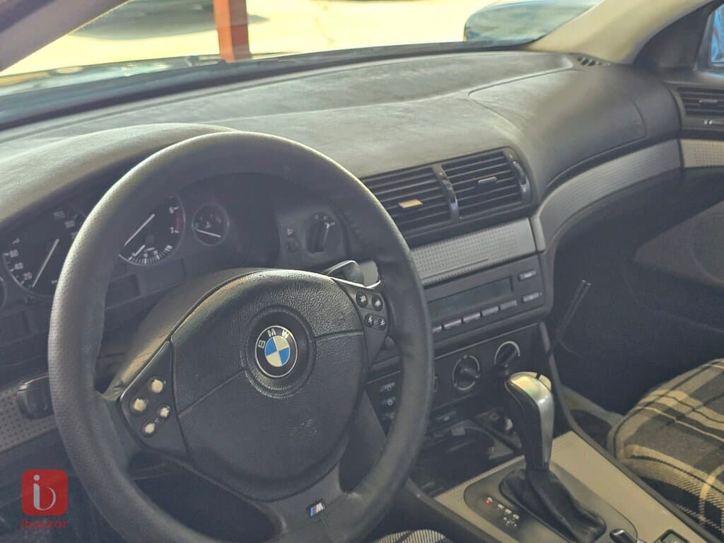 BMW 5-Series 528i 7