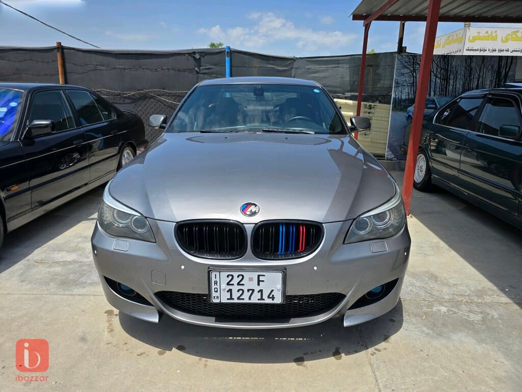 BMW 5-Series 530i 1