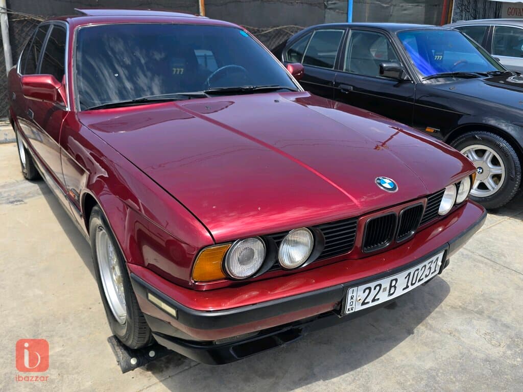 BMW 5-Series 525i 1