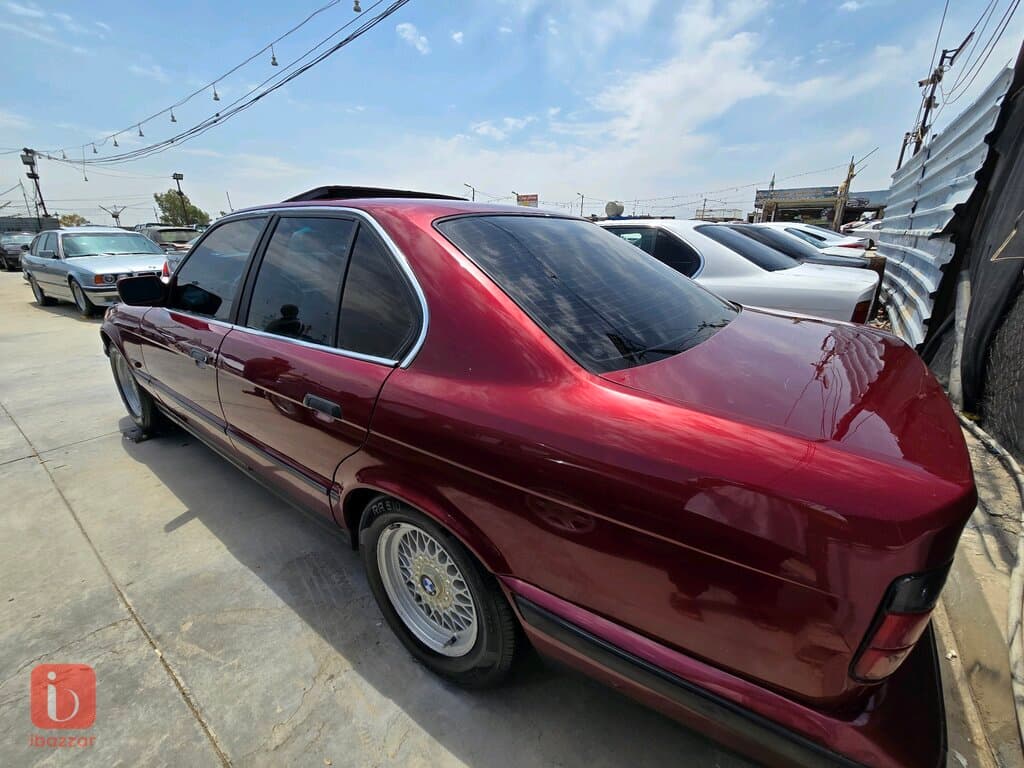 BMW 5-Series 525i 3