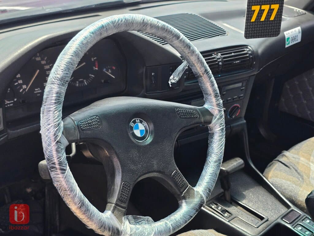 BMW 5-Series 525i 6