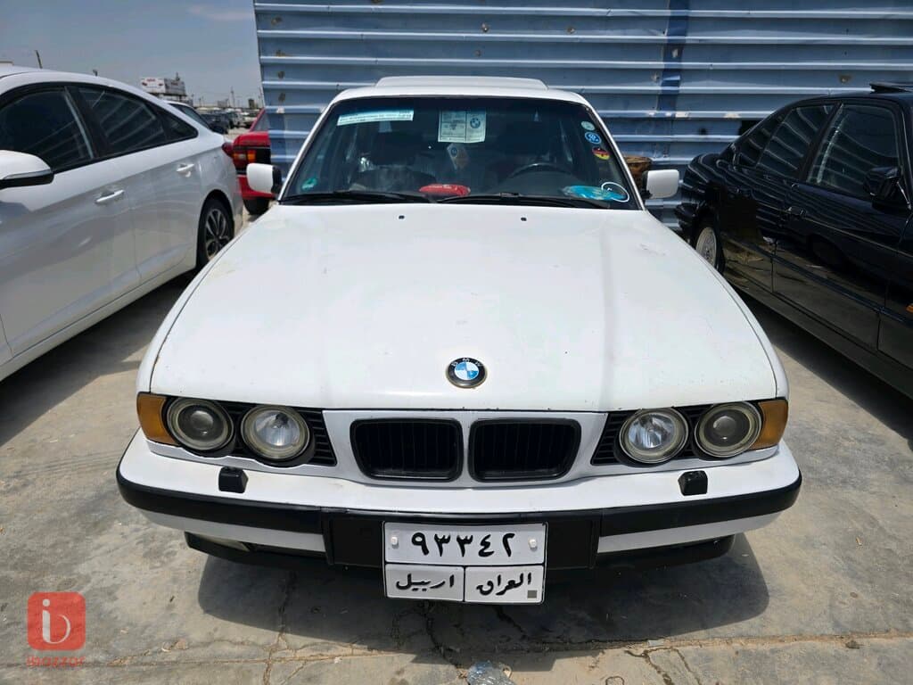 BMW 5-Series 525i 1