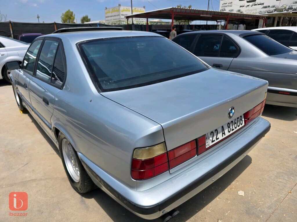BMW 5-Series 525i 5