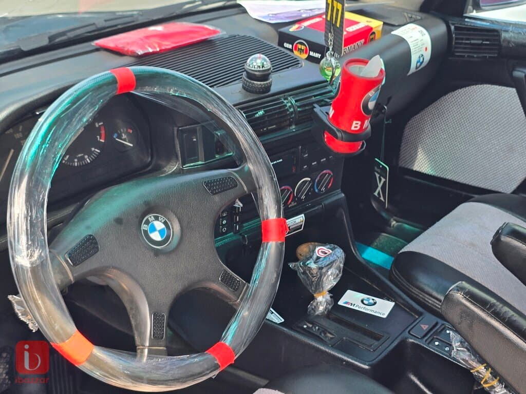 BMW 5-Series 525i 9