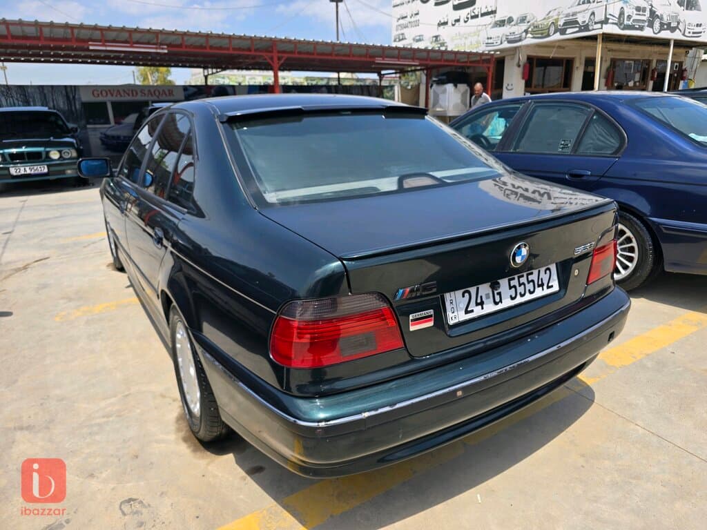 BMW 5-Series 530i 6