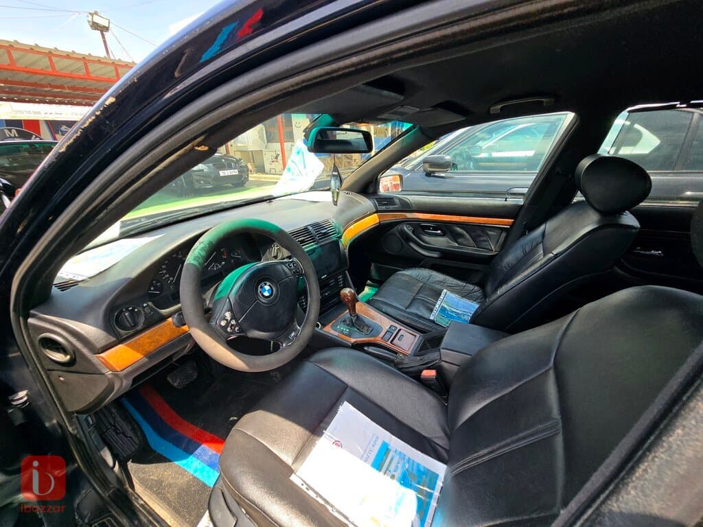 BMW 5-Series 525i 8