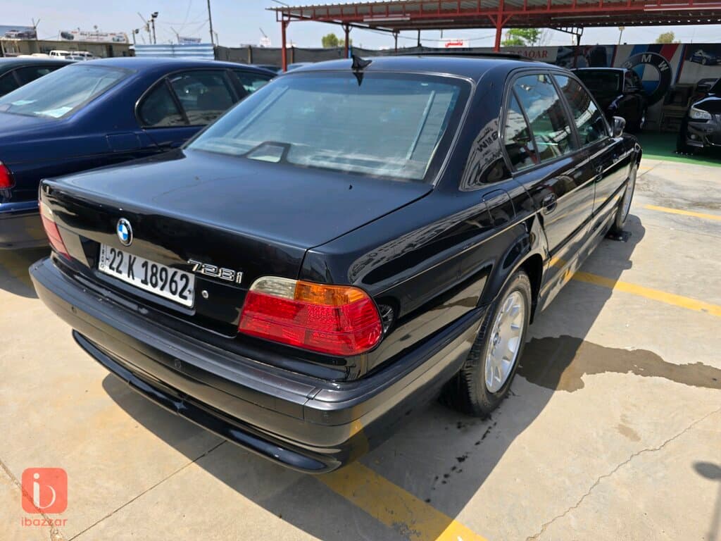BMW 7-Series 735i 4