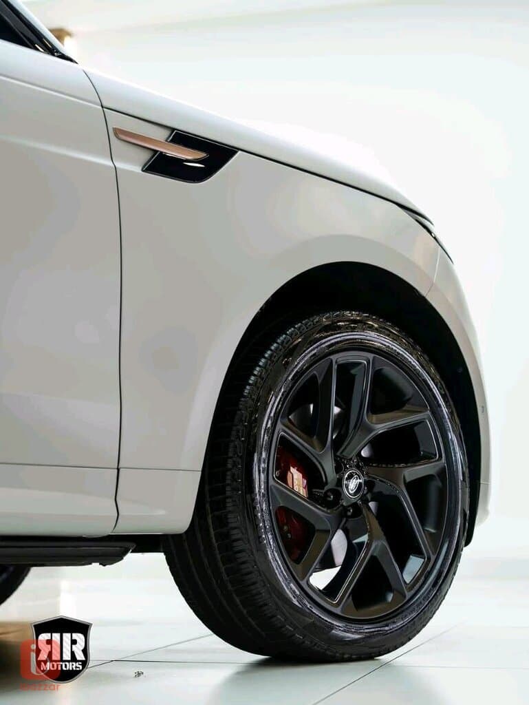 Land Rover Range Rover Sport 4