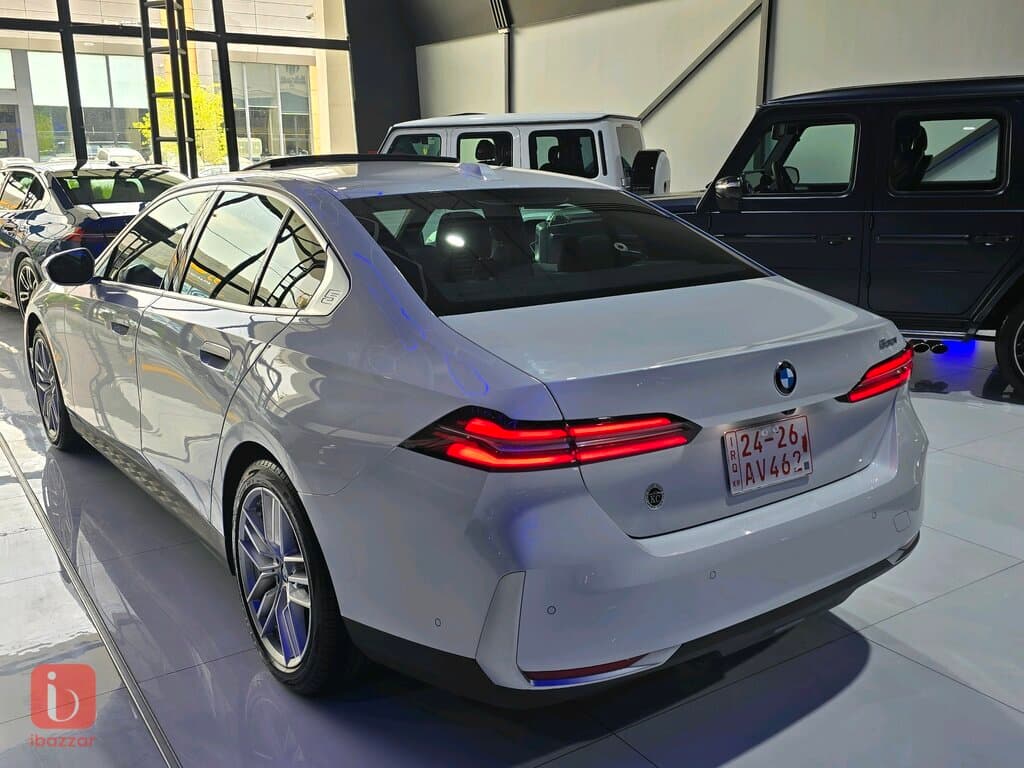 BMW 5-Series 530i 5