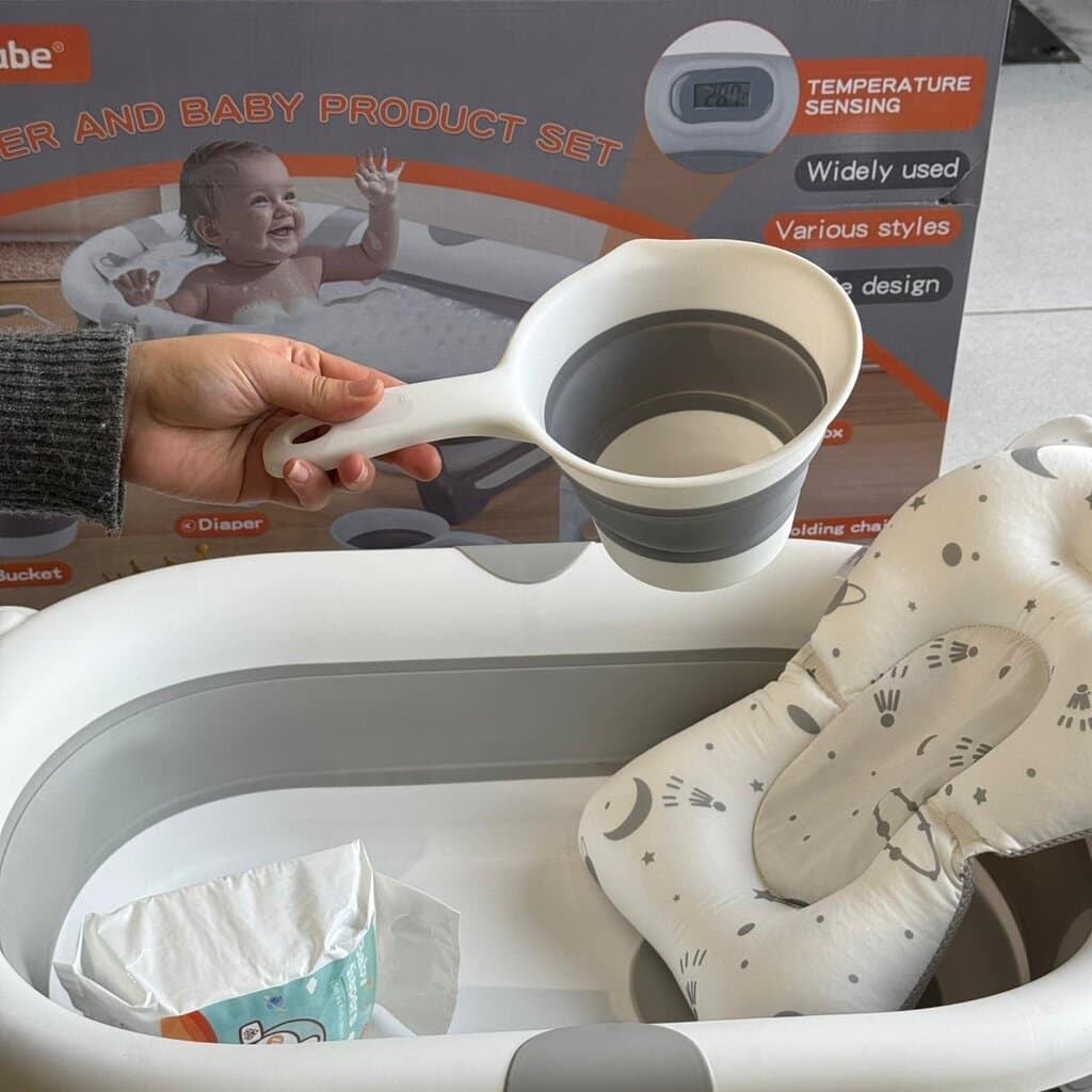 Foldable Baby Bathtub Set with Temperature Sensor & Accessories 2