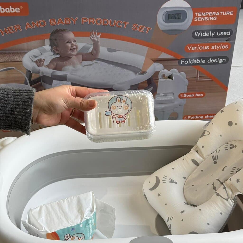 Foldable Baby Bathtub Set with Temperature Sensor & Accessories 3