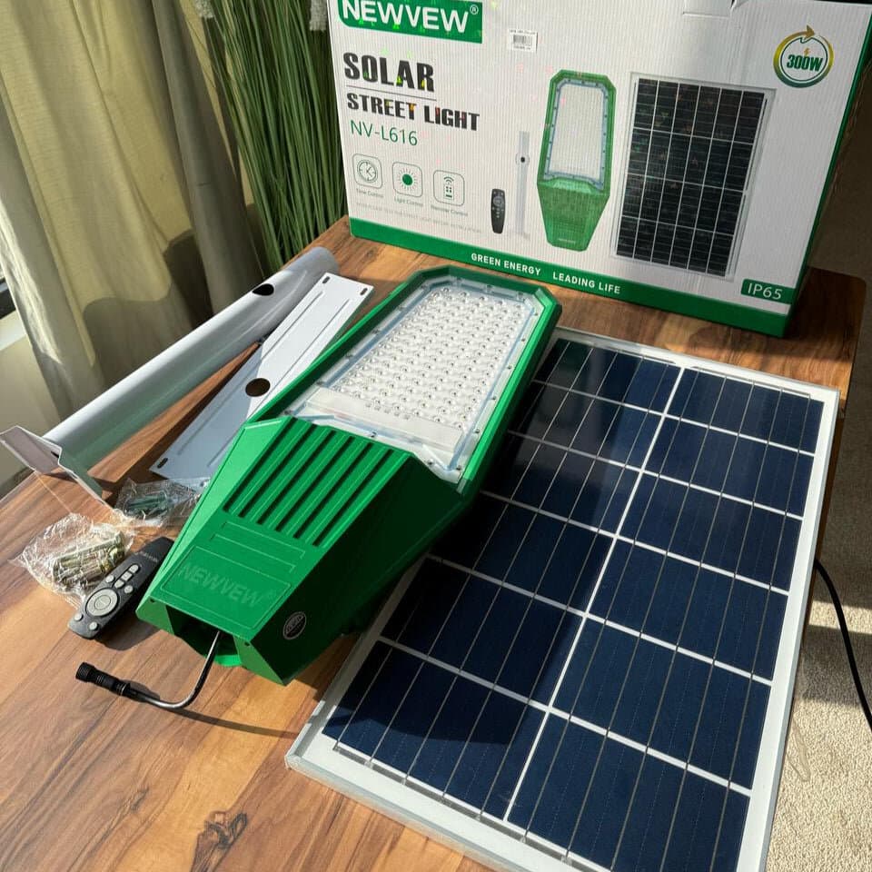 300W Solar Street Light 2
