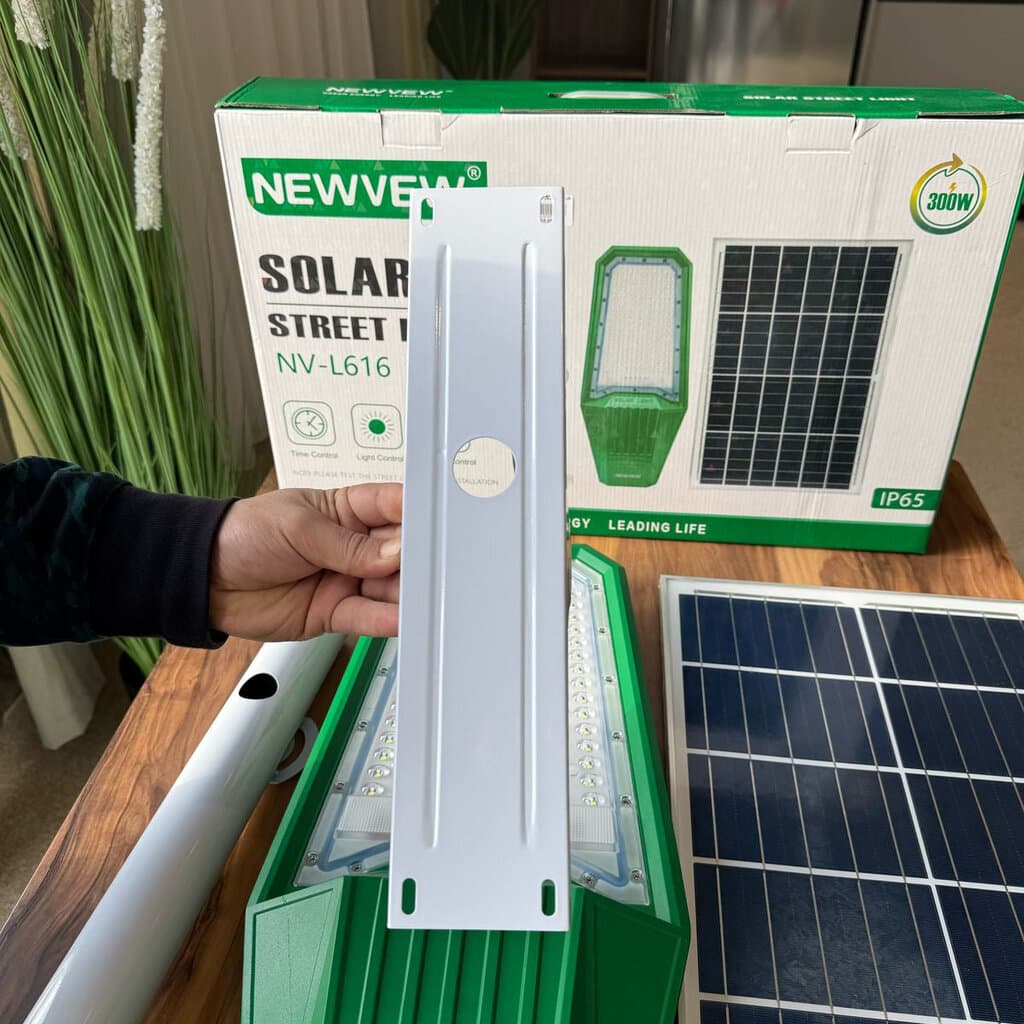 300W Solar Street Light 12
