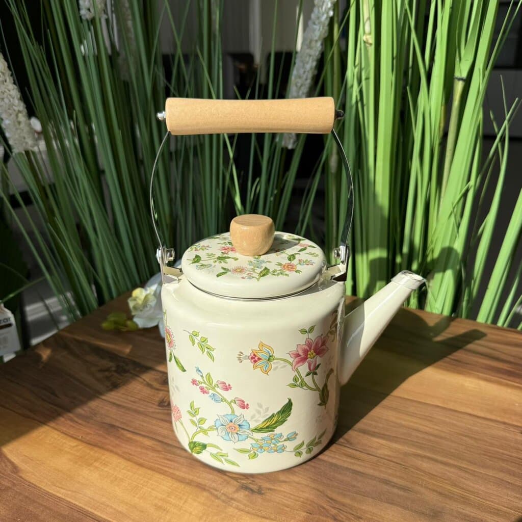 Stovetop Vintage Bloom Floral Teapot With Wooden Handle- 1.3/2L 4