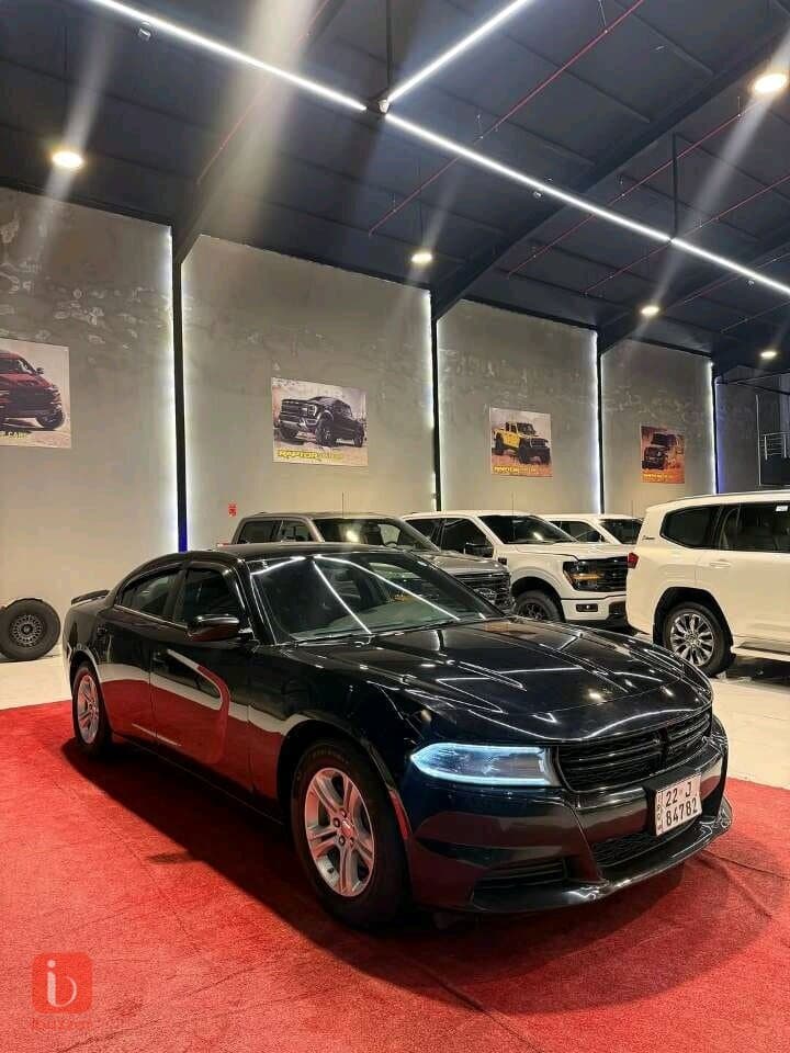 Dodge Charger SXT 2