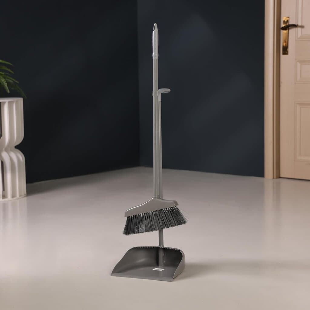 Delcasa Dustpan and Brush 6