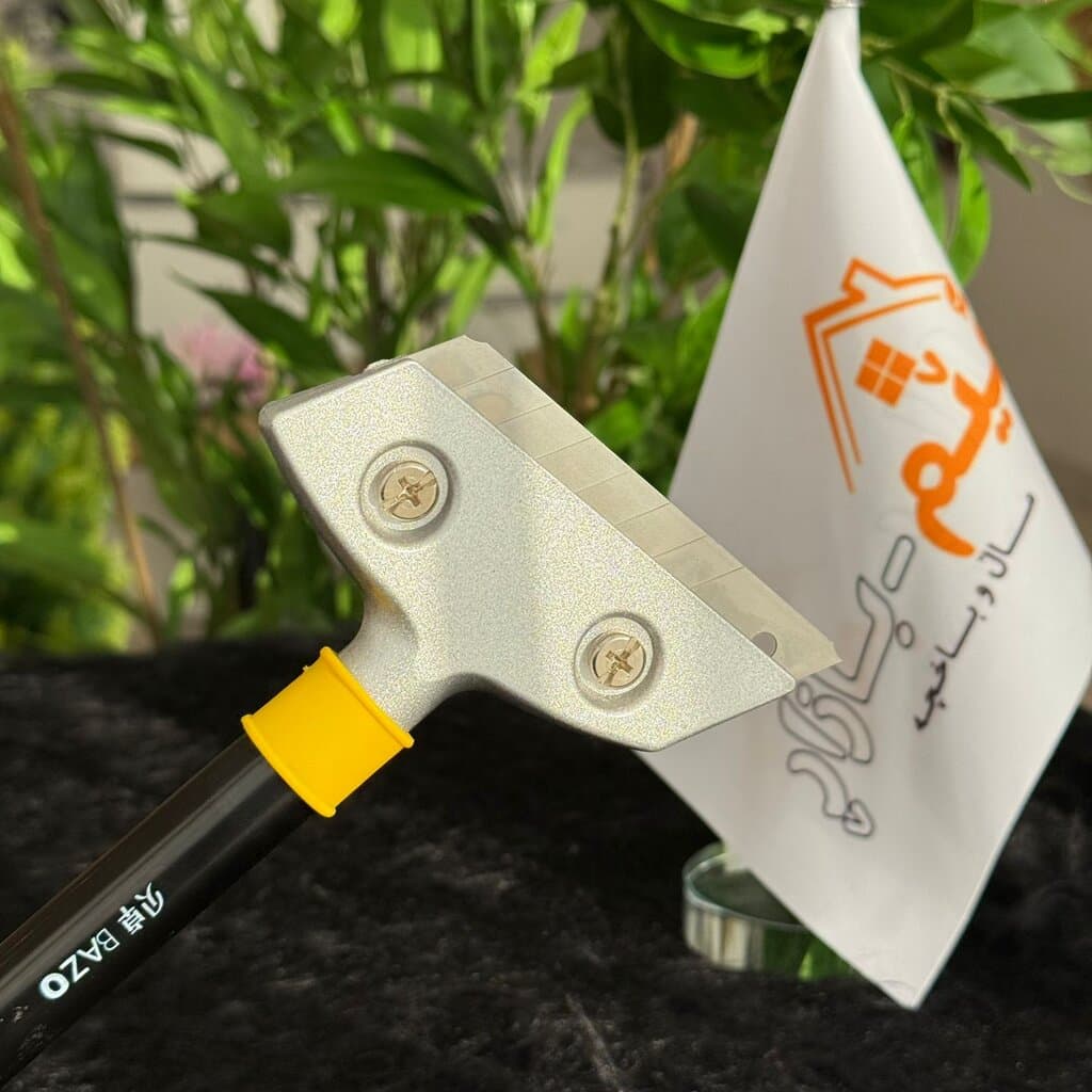 Long-Handle Multi-Purpose Scraper & Chopper Tool 3
