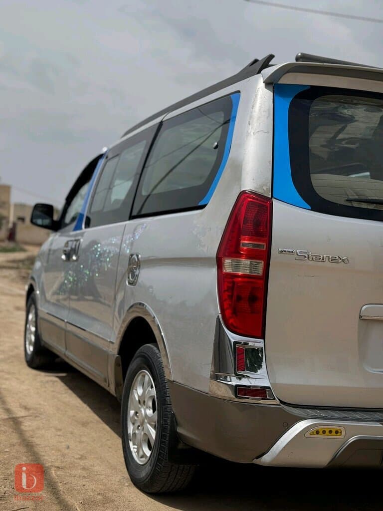 Hyundai Starex 4
