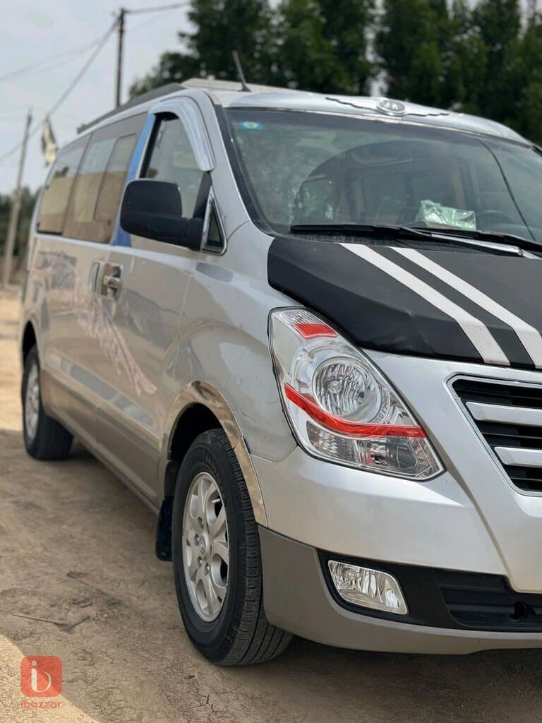 Hyundai Starex 6